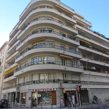 Le Square Apartment *